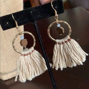 Plunder gold tassel earrings